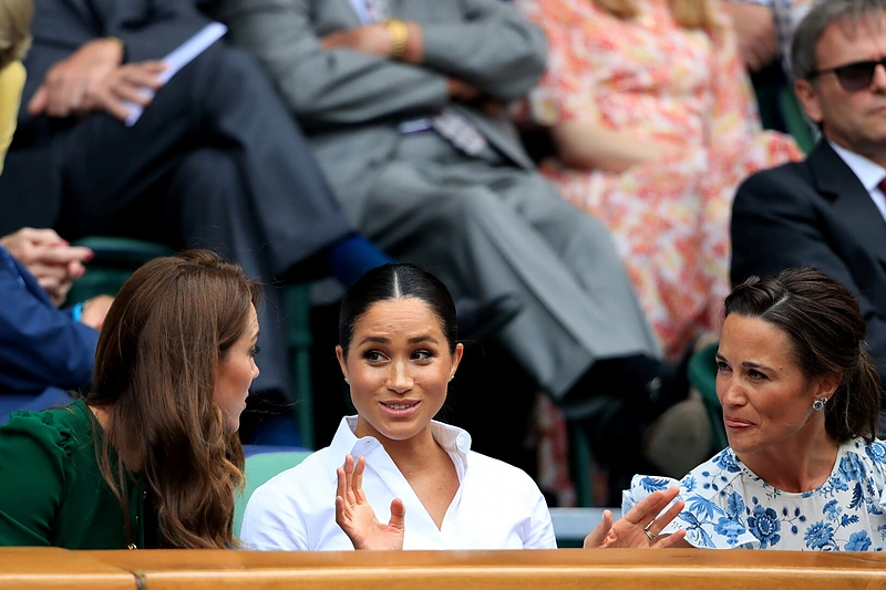 Kate Middleton ir Meghan Markle kartu stebėjo teniso turnyrą / „Scanpix“ nuotr.