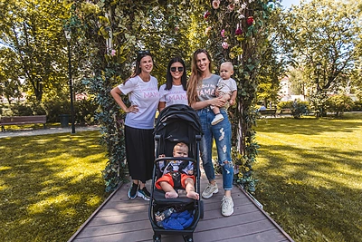 Inga Žuolytė subūrė mamas su mažyliais į ekskursiją po Vilniaus senamiestį/P. Kapricko nuotr.