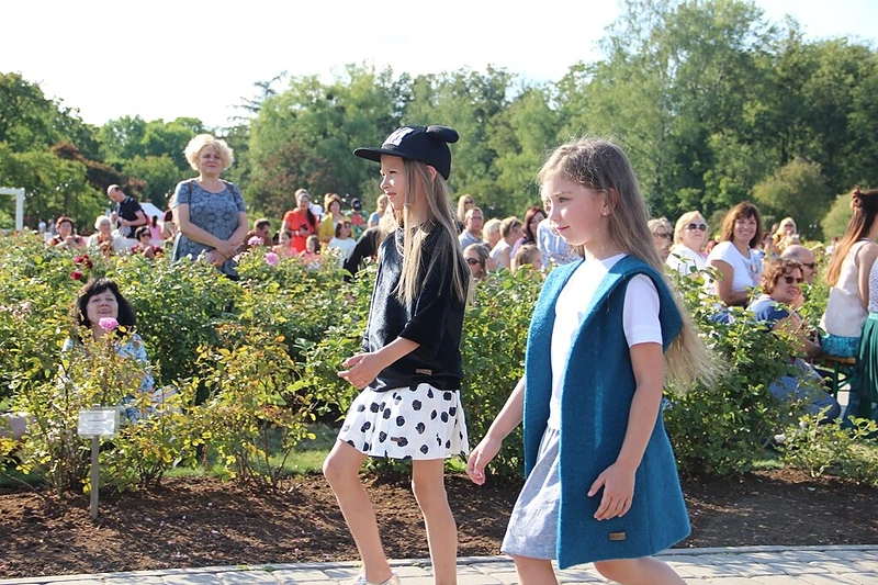 Žinomų moterų dukros „Kūrybos podiume“/G. Keturakytės nuotr.