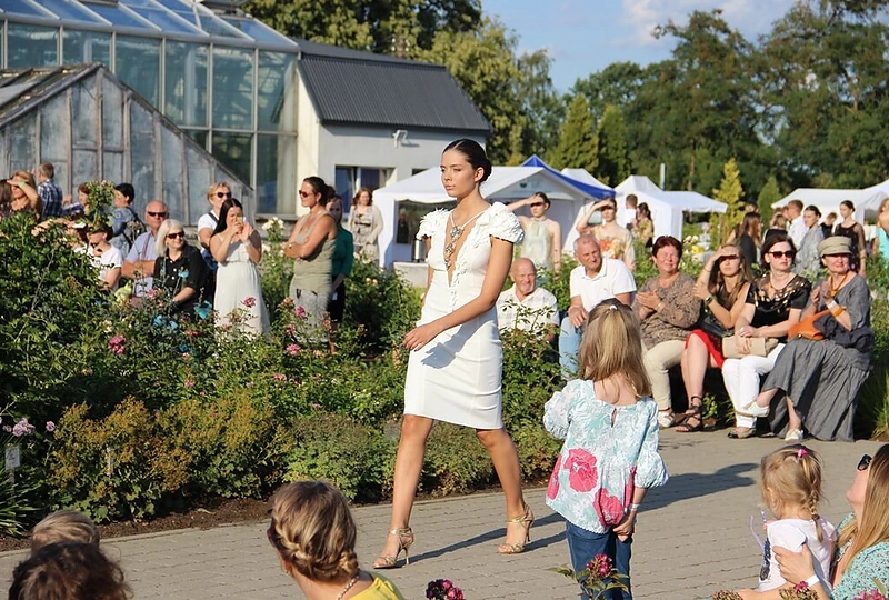 Žinomų moterų dukros „Kūrybos podiume“/G. Keturakytės nuotr.