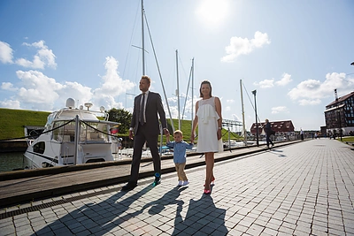 Agnė Kišonaitė su vyru pakrikštijo dukrelę Liliją / J. Butkutės nuotr.