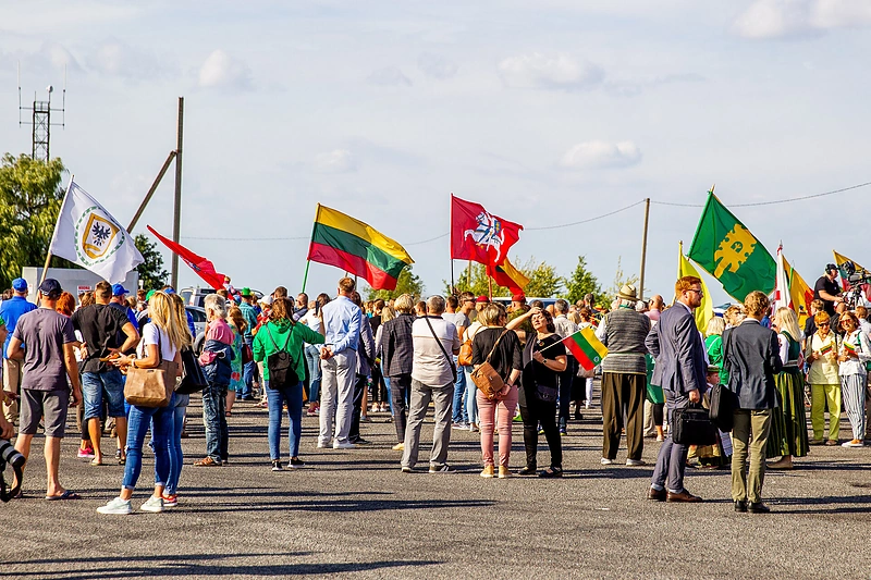 Baltijos kelio 30-mečio minėjimas Lietuvos ir Latvijos pasienyje / Irmanto Gelūno / „Žmonės Foto“ nuotr.