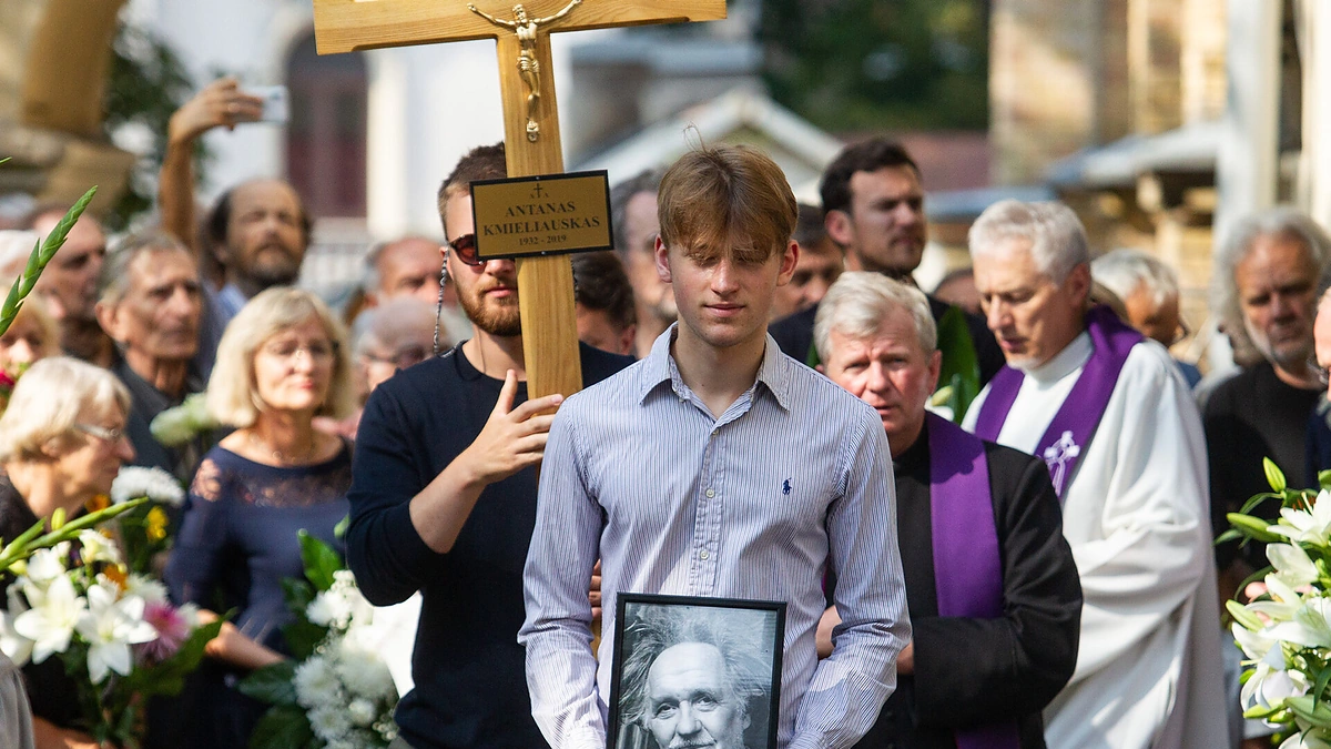 Antano Kmieliausko laidotuvės / Pauliaus Peleckio / „Žmonės Foto“ nuotr.