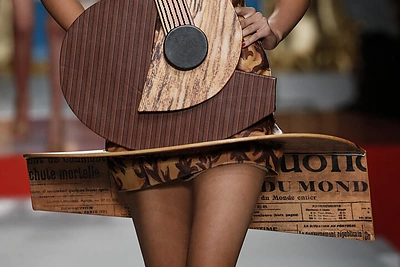 „Moschino“ 2020 m. pavasario/vasaros drabužių kolekcija/ Vida press nuotr.