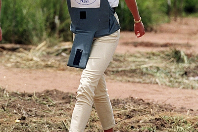 Princesė Diana lankėsi Angoloje 1997-aisiais / „Scanpix“ nuotr.