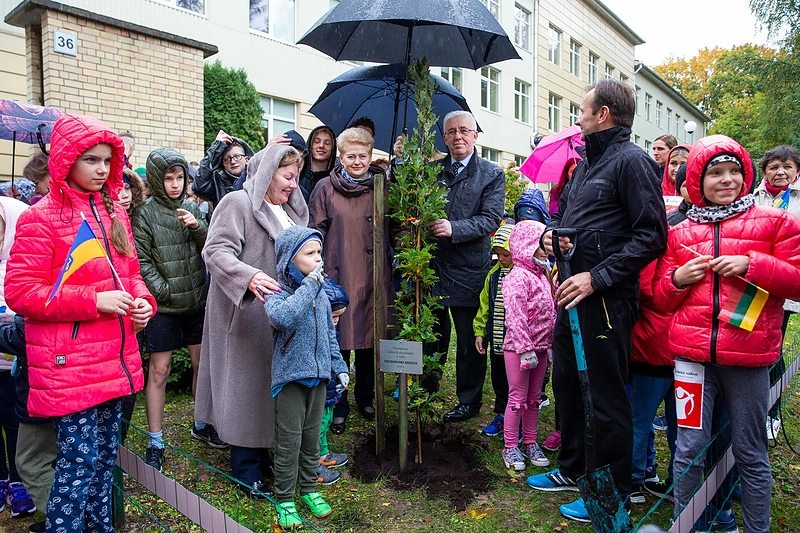 Prezidentė Dalia Grybauskaitė lankėsi Lietuvos kurčiųjų ir neprigirdinčiųjų ugdymo centre / J. Auškelio nuotr.