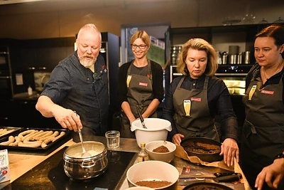 Vytaras Radzevičius kulinarinėje studijoje surengė Oktoberfest šventę/ Organizatorių nuotr.