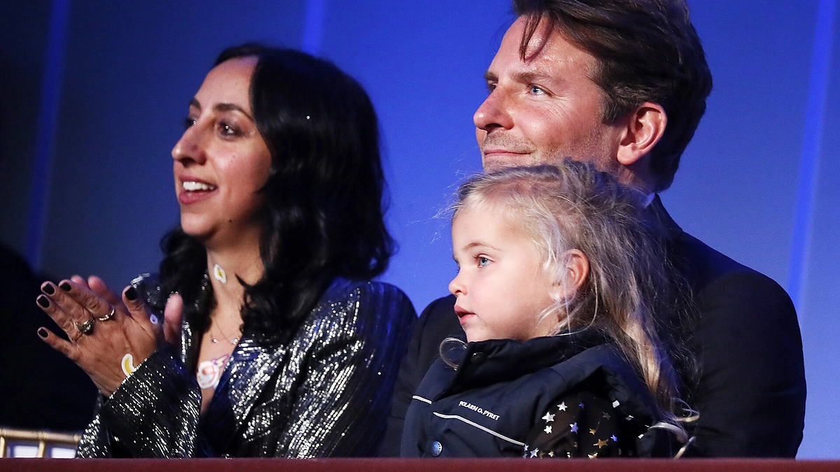 Bradley Cooperis su dukrele Lea/„Scanpix“ nuotr.