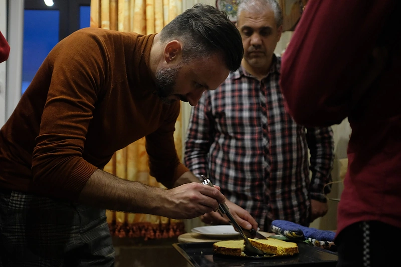 Eimutis Kvoščiauskas savanoriauja sirų šeimoje / A. Lygnugario nuotr.