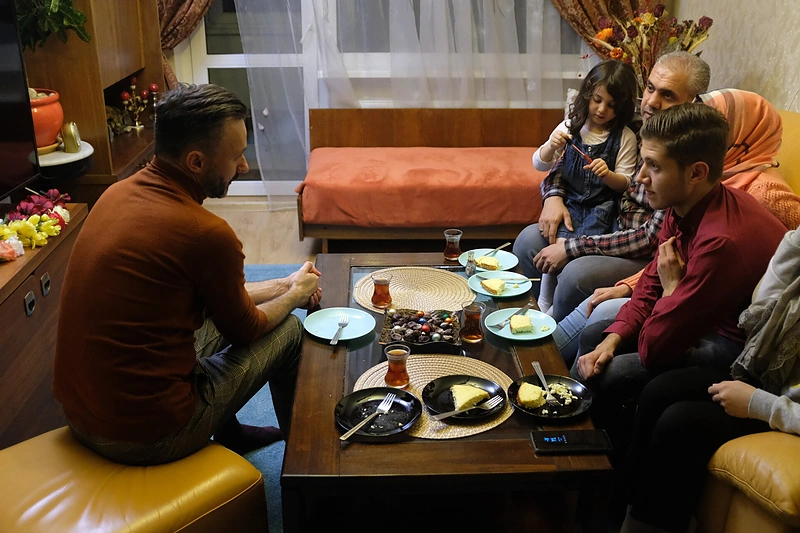 Eimutis Kvoščiauskas savanoriauja sirų šeimoje / A. Lygnugario nuotr.