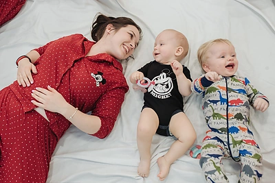 Sotera Šveikauskaitė pusšimtį mamų sukvietė į pižamų vakarėlį/„Fotosala“ nuotr.