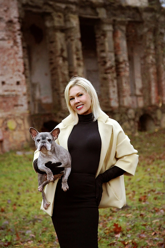 Audronė Bunikienė ir jos augintinė Britė / Algės Rykovos nuotrauka