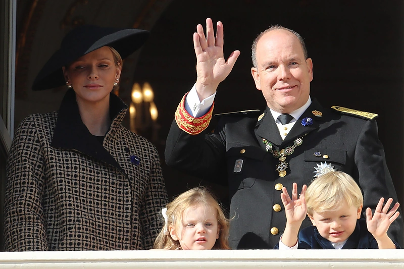 Monako princas Albertas II su žmona Charlene ir mažieji dvyniai: Gabriella bei Jacques / „Scanpix“ nuotr.