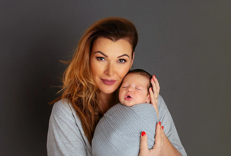 Agnė Zacharevičienė su sūnumi Ričardu/„Saulės pievos fotografijos“ nuotr.