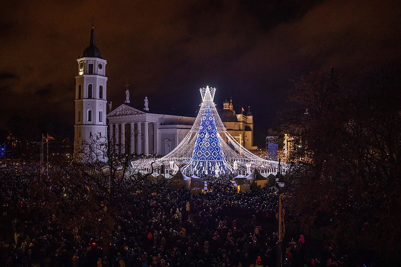 Vilniuje įžiebta Kalėdų eglė/Irmanto Gelūno/„Žmonės Foto“ nuotr.