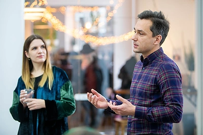 Mokslininko Stepheno Hawkingo knygai „Trumpi atsakymai į sudėtingus klausimus“ pagerbti vienai dienai atidarytas knygynas/Irmanto Gelūno/„Žmonės Foto“ nuotr.