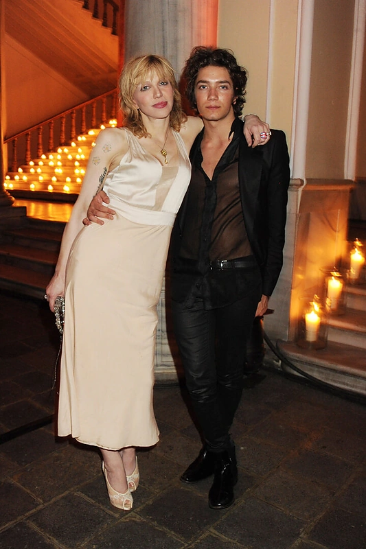 Tomas Auksas ir Courtney Love/Asmeninio archyvo nuotr.