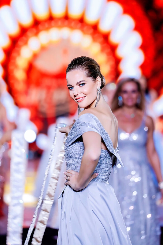 Gretė Brokienė grožio konkurse „Misis pasaulis“/Asmeninio archyvo nuotr.