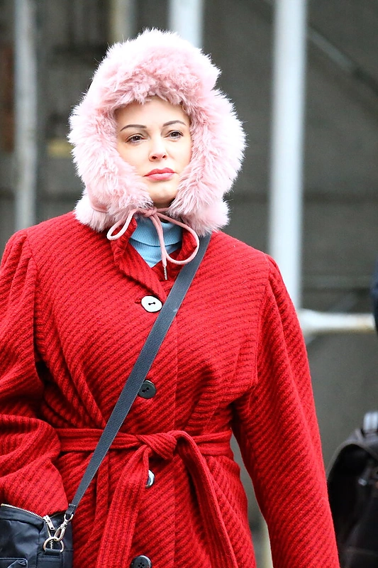 Rose McGowan atvyko prie teismo Niujorke, kur pradėtas baudžiamasis procesas prieš Harvey Weinsteiną/Vida Press nuotr.