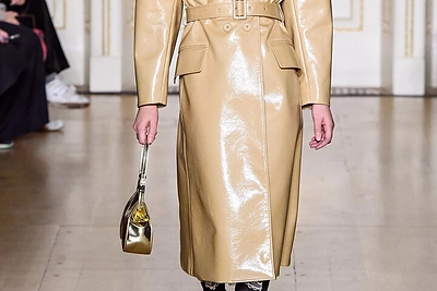 Simone Rocha kolekcijos modelis/Vida press nuotr.