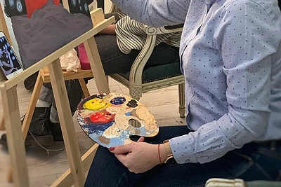 Viktorija Jakučinskaitė moko tapybos/Asmeninio archyvo nuotr.