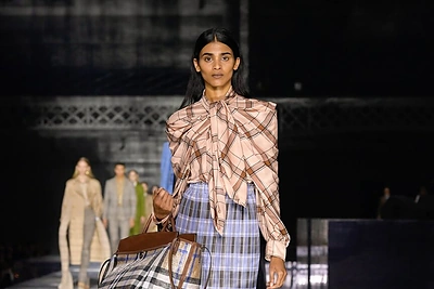 „Burberry“ rudens/žiemos kolekcijos pristatymas/ Organizatorių nuotr.