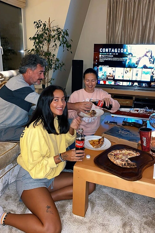 Karolina Meschino su šeima/ Socialinių tinklų nuotr.