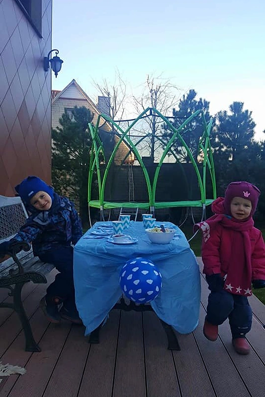 Nerijus Juška karantino metu savo šeimai surengė šventę/Asmeninio archyvo nuotr.