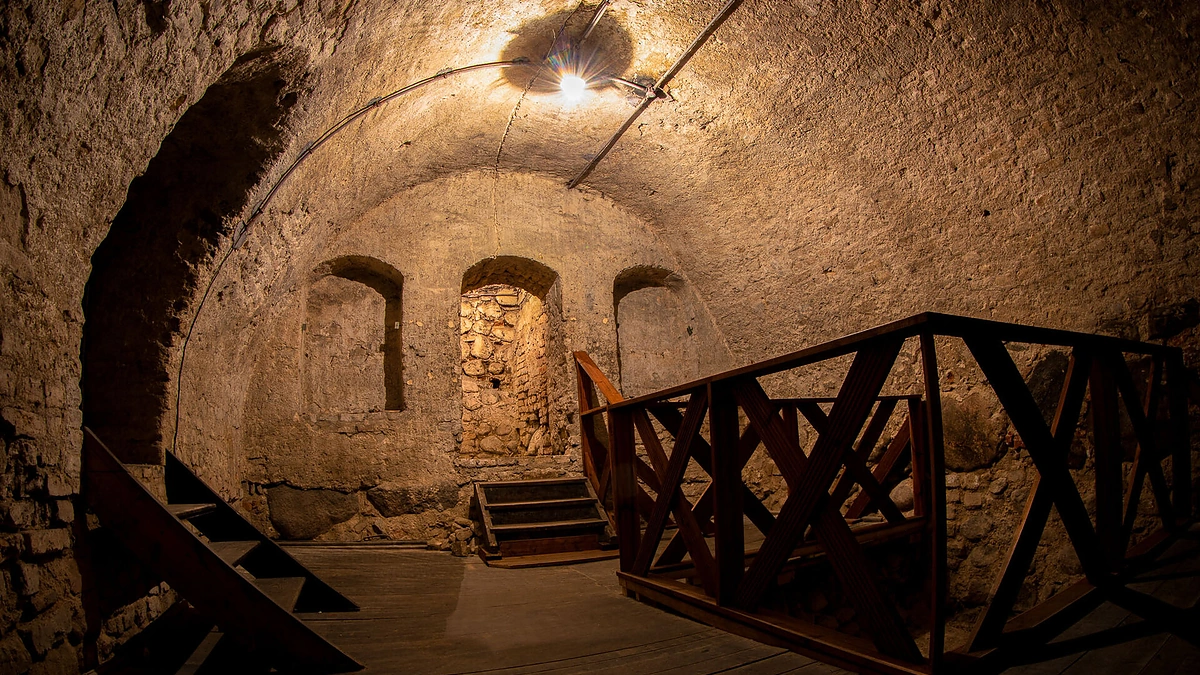 Virtuali ekskursija – Vilniaus rotušės rūsiai