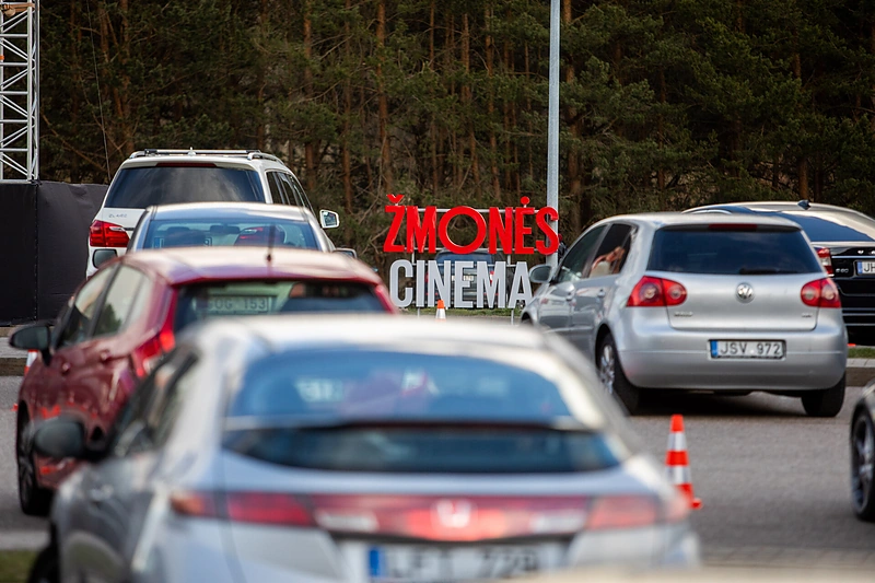 „ŽMONĖS Cinema drive-in“ kino seansas/Irmanto Gelūno/„ŽMONĖS Foto“ nuotr.
