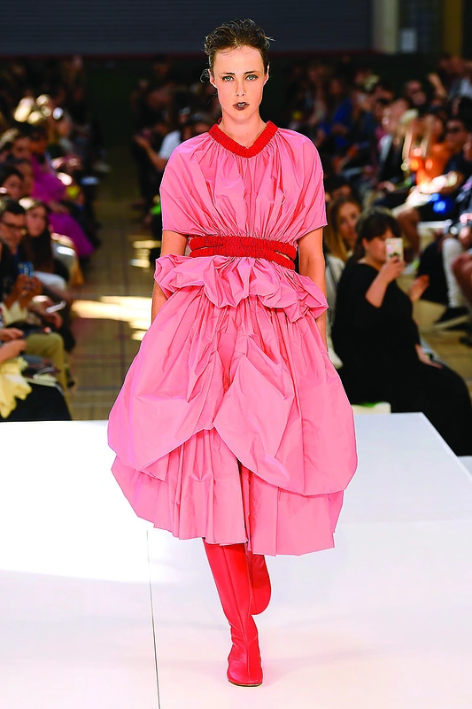 „Molly Goddard“ modelis/Vida Press nuotr.