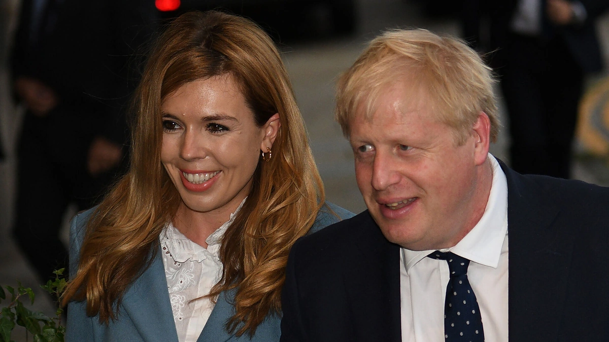 Borisas Johnsonas su sužadėtine Carrie Symonds/ SCANPIX nuotr.