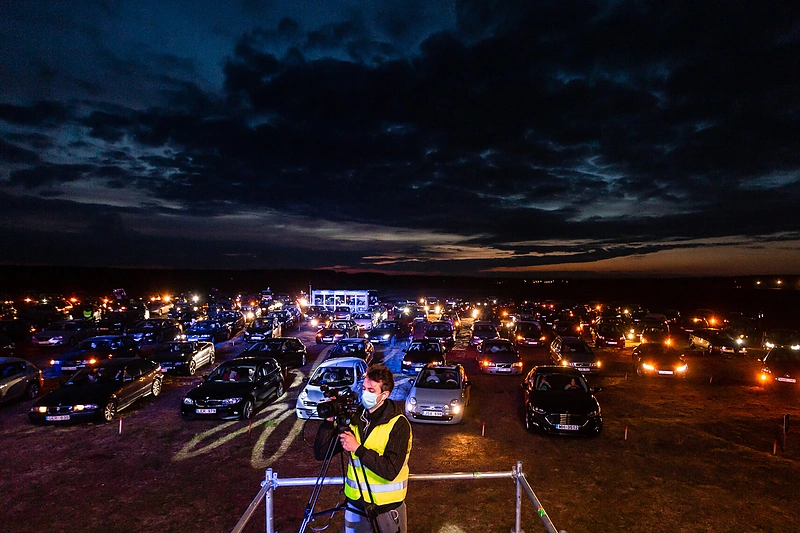 „Biplan“ koncertas Paluknio aerodrome/ Simono Lankučio nuotr.