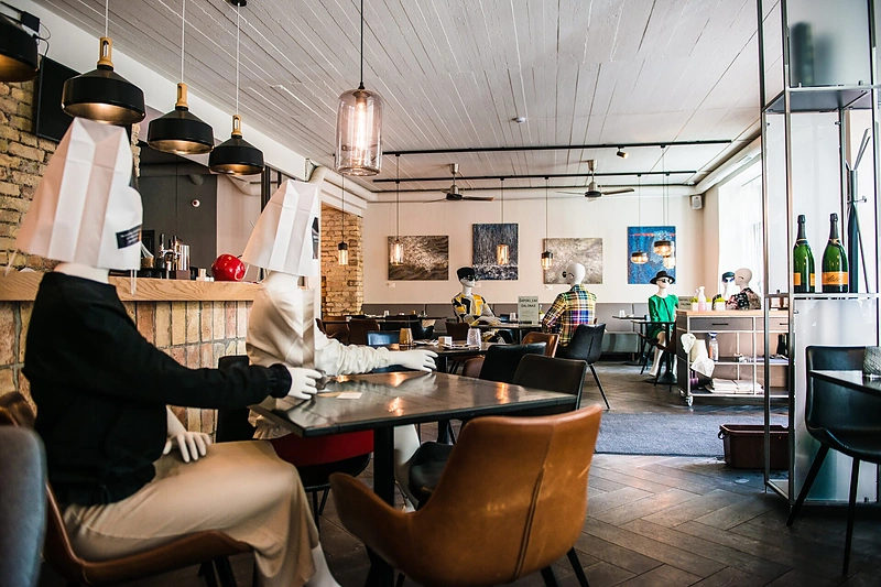 Manekenai Vilniaus restoranuose ir kavinėse/Organizatorių nuotr.