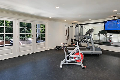 Ashtono Kutcherio ir Mila Kunis namas Beverli Hilse/Vida Press nuotr.