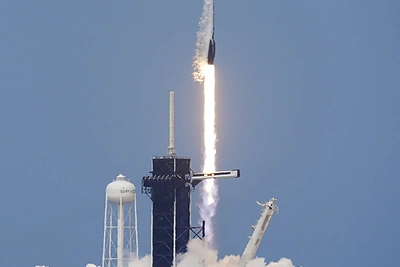 Erdvėlaiviu „Crew Dragon“ į Tarptautinę kosminę stotį išskrido NASA astronautai Bobas Behnkenas ir Dougas Hurley / Scanpix nuotr.