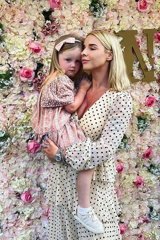 Beatričė Šetkienė su dukra Liepa / Asmeninio archyvo nuotr.