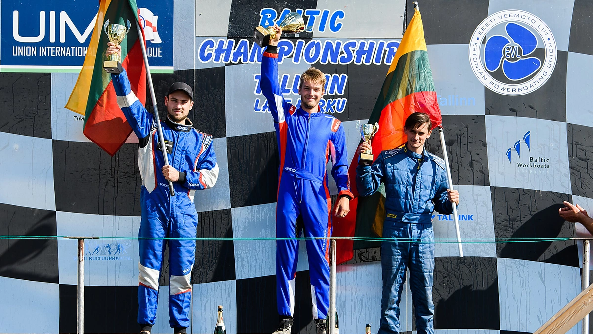 Baltijos valstybių motorlaivių sportininkai grūmėsi itin svarbiose metų varžybose / Veisturso Laciso nuotr.