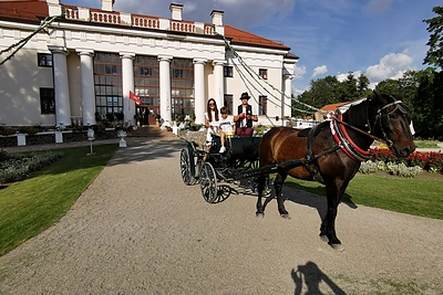 Nerijaus ir Agnės Juškų šeimos savaitgalis Pakruojo dvare / Asmeninio archyvo nuotr.