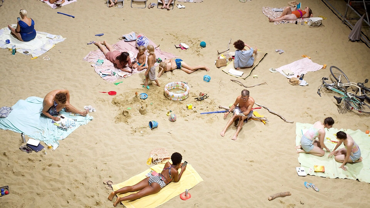 R.Barzdžiukaitės, V.Grainytės ir L.Lapelytės opera-performansas „Saulė ir jūra“ Ciuriche