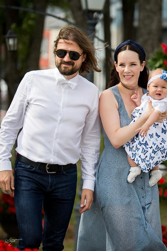 Valdos Bičkutės ir Mindaugo Valiuko dukters Marijos krikštynų akimirka/ Sigos Gailiuvienės nuotr.