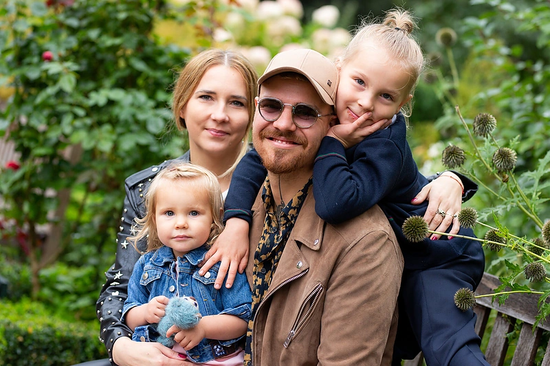 Robertas Kalinkinas su žmona Agne, sūnumi Marku ir dukra Mara / Gretos Skaraitienės „ŽMONĖS Foto“ nuotr.
