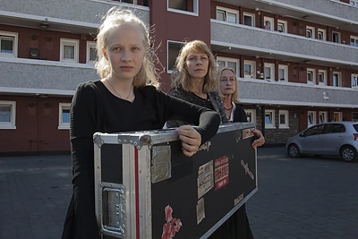 Kadras iš Linos Lužytės filmo „Pilis“/ Ishmael Claxton nuotr.
