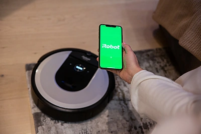 iRobot Roomba i7+ / Gamintojo nuotr.