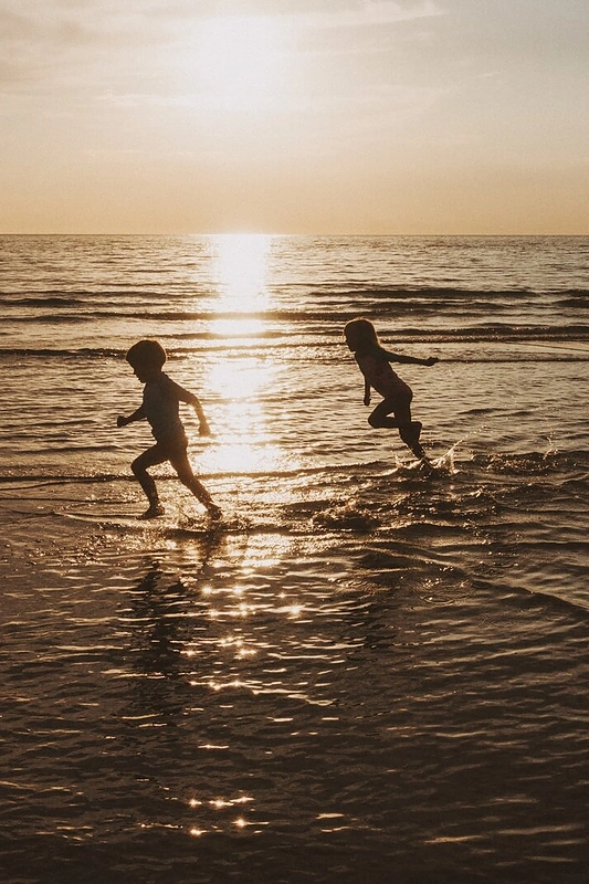 Akimirka iš Tado Černiausko vasaros prie jūros / Asmeninio albumo nuotr.