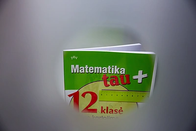 Menininkės Jolitos Vaitkutės ir dainininko Andriaus Mamontovo instaliacija „Skambina“ / Gretos Skaraitienės nuotr.