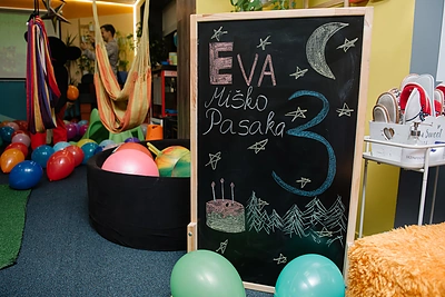 Nerijaus ir Agnės dukros Evos gimtadienio akimirkos