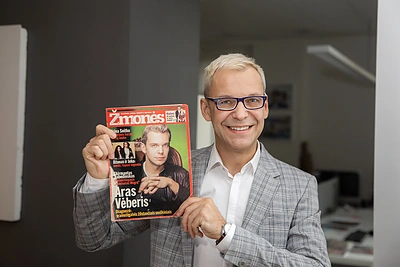 Pirmojo žurnalo „Žmonės“ veidas – pramuštgalvis žilstančiais smilkiniais Aras Vėberis