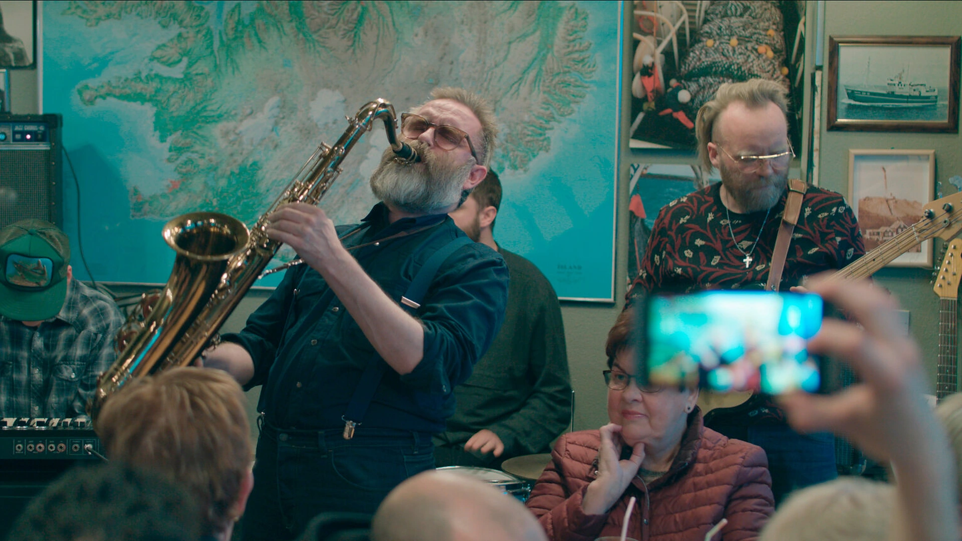 Kadras iš filmo „Omarų sriuba“