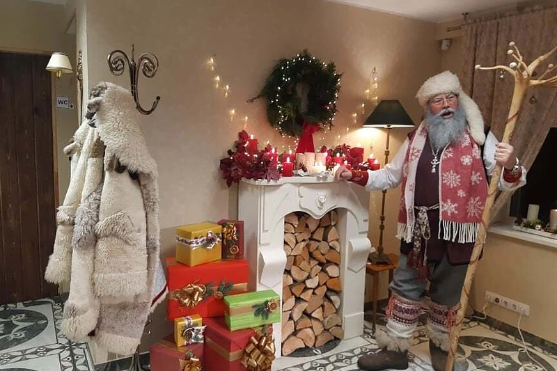 Senelis Kalėda Rokiškyje įžiebė eglutę / Sigito Daščioro nuotr.